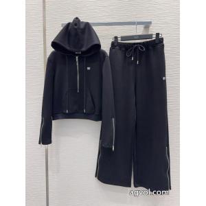 ブランド フェイクセットセリーヌ高級感演出 最新で完売確実 特価セール