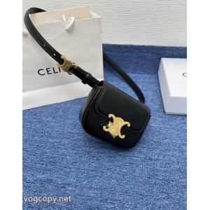 セリーヌ CELINEコピー ブランド 通販 安心包包26AW お早目に 高級感が漂う お買い得特価.