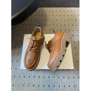 セリーヌ    スニーカー限定入荷 新作アイテムが今年流 秋冬大活躍人気アイテムブランド コピー 着払い.