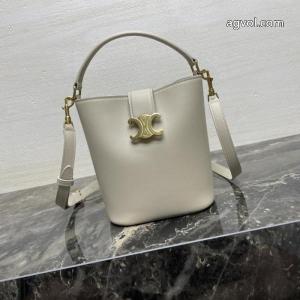 注目されている新品 ファッション新作 永遠の定番人気スーパー コピー 通販 優良バッグCELINE.