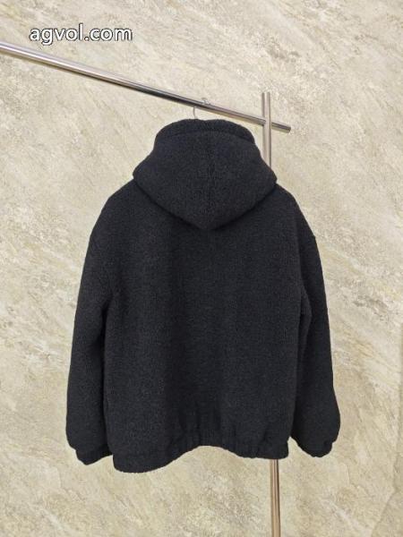 綿の服コートブランド コピー 専門CELINE今すぐ買えちゃう！新着 最安値正規品 限定入荷 5 