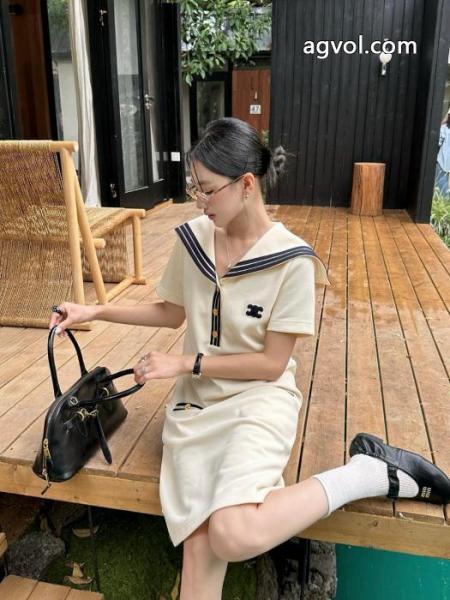 セリーヌ    ワンピースすぐ届く 話題のブランド 26秋冬ブランド コピー. 5 