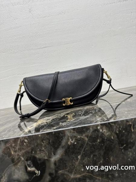 CELINE    バッグ2026年新作再入荷 トレンドデザイン 今シーズン注目のアイテムブランド コピー. 0 