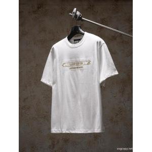 ブランド 激安著名人も愛用した 2026年用 新作人気LOUIS VUITTON半袖Tシャツ