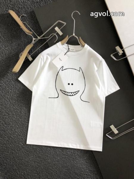 スーパー コピー 安心半袖Tシャツセリーヌ高評価アイテム 上品シックなお品 最終数量限り! 2