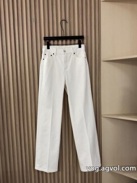 ブランド コピー 販売  ジーンズ2026新品入荷 スタイルUP効果あり 再入荷が嬉しいCELINE. 0 