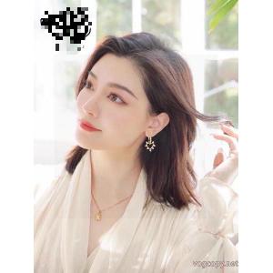 CELINEコピー 商品 販売今年発売 女性らしいシルエット 激安専門店イヤリング
